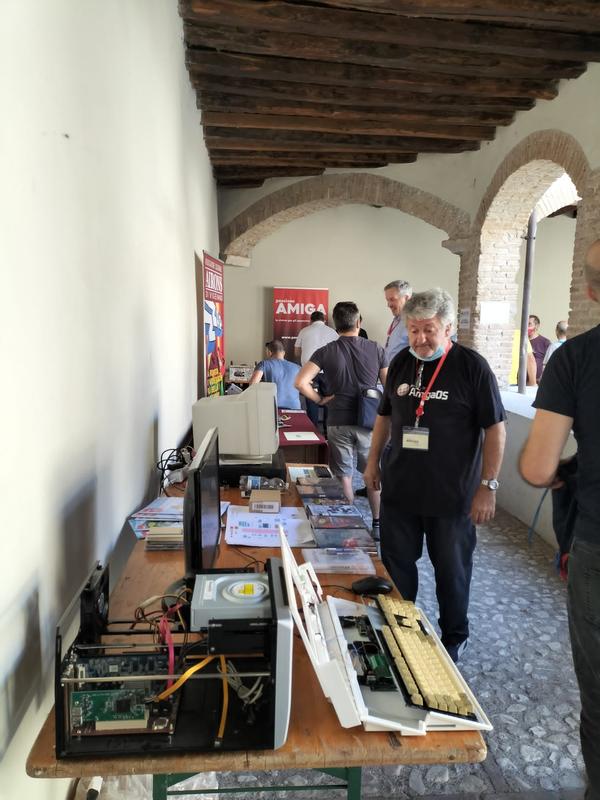 Hardware e schede in esposizione