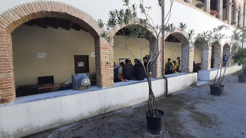 Il porticato dell'area espositiva
