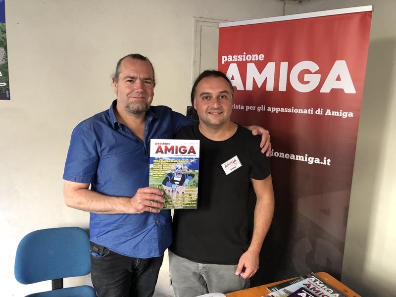 Una copia della rivista autografata
