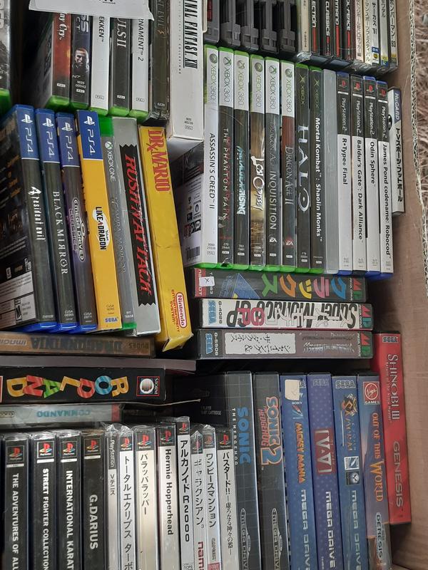 Cassette e giochi al mercatino