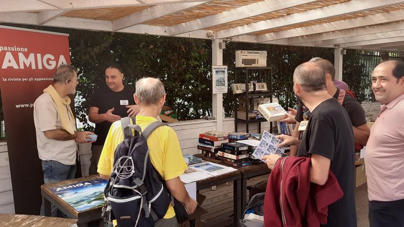 Incontri davanti allo stand